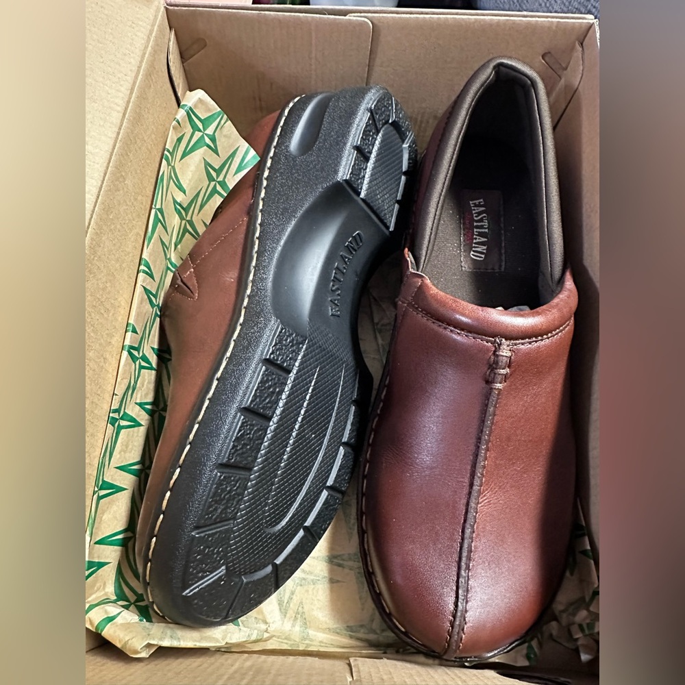 New Eastland Women’s Rich Brown Leather  Kelsey Clog Slip On Size 10 - Picture 4 of 6